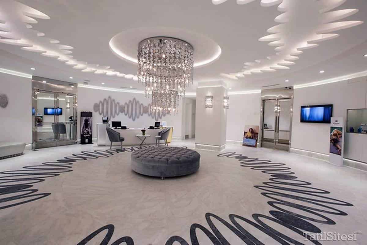 Wyndham Grand İstanbul Kalamış Marina Hotel